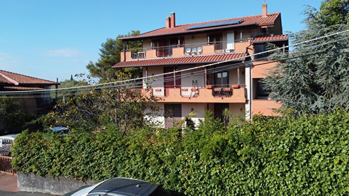 Casa con 8 locali in vendita in Via Treviso, Mascalucia