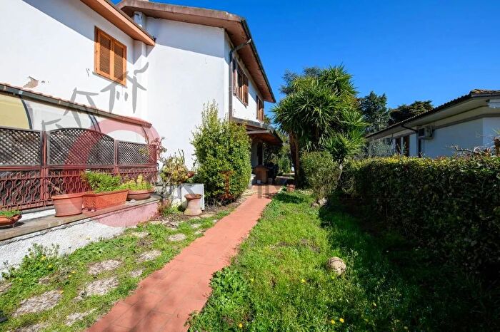 Casa con 5 locali in vendita in Follonica
