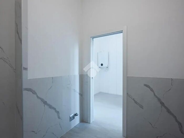 Appartamento trilocale in vendita in Via della Barca, Bologna