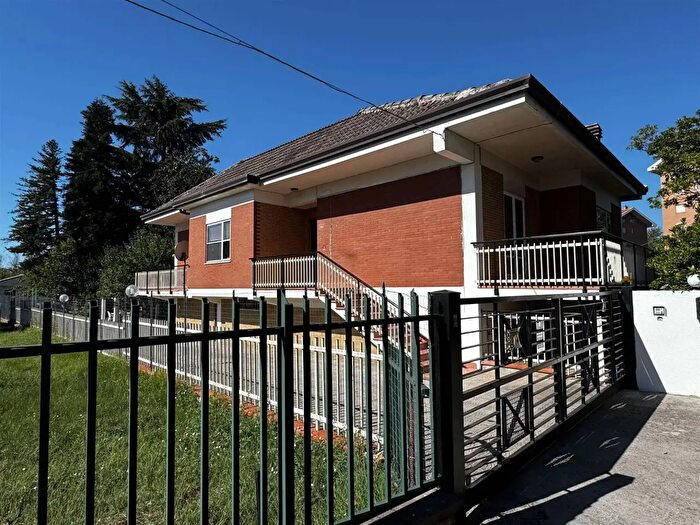 Casa con 6 locali in vendita in Via Mastruccia, Frosinone
