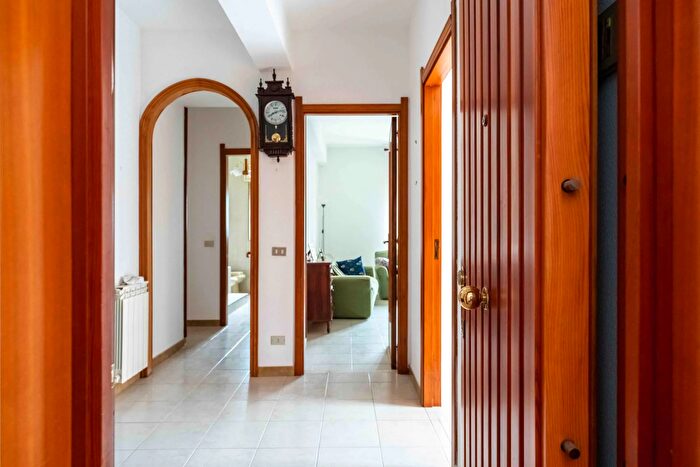 Appartamento con 5 locali in vendita in Via Svizzera Campofelice di Roccella, Campofelice Di Roccella