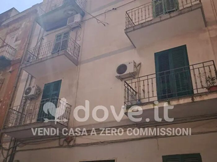 Appartamento trilocale in vendita in Via dalò Alfieri, Taranto