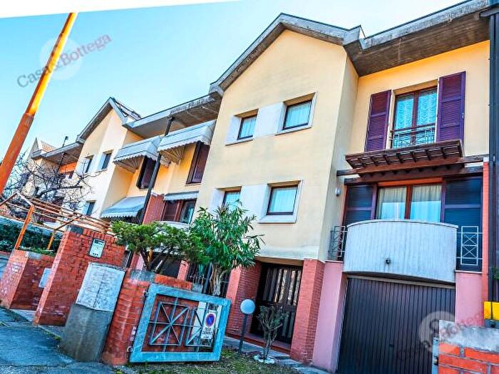 Casa con 6 locali in vendita in Cesena