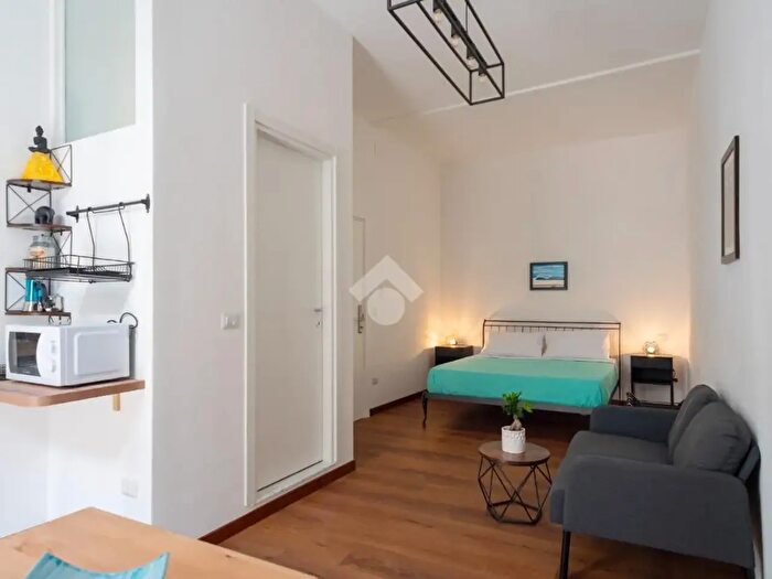 Appartamento monolocale in affitto in Via dei Carrozzieri a Monteoliveto, Napoli