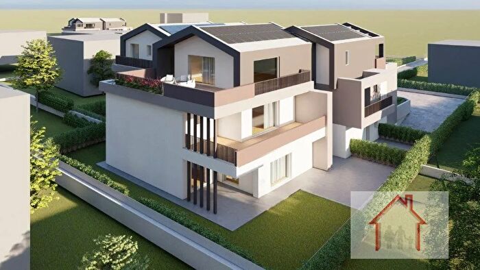 Appartamento quadrilocale in vendita in Via Legrenzi, Montebelluna