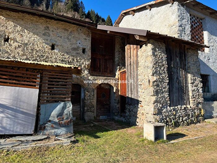 Casa trilocale in vendita in Via Soliva, Mezzoldo