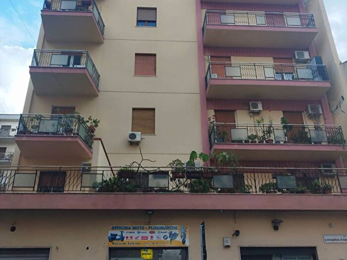 Appartamento quadrilocale in affitto in Via Giovanni Evangelista Di Blasi, Noce, Palermo