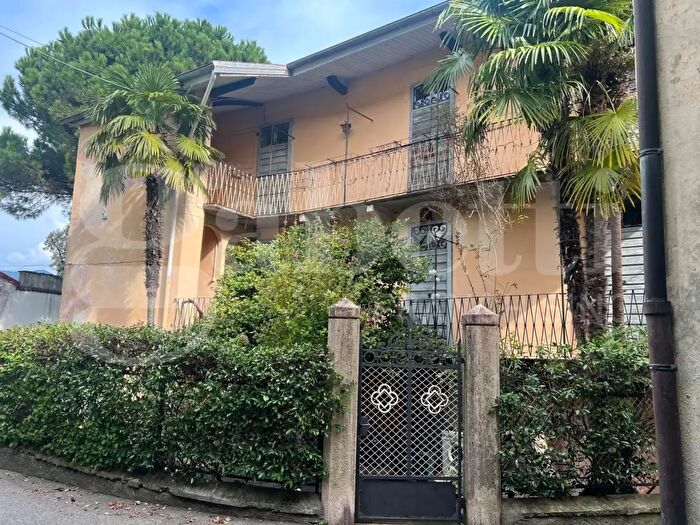 Appartamento bilocale in vendita in Via dei Molini, Baveno