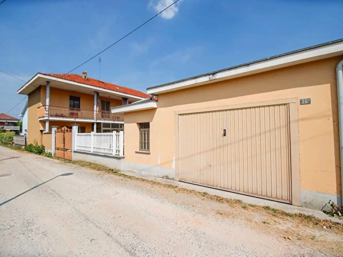 Casa con 6 locali in vendita in Via Fiume, Volpiano