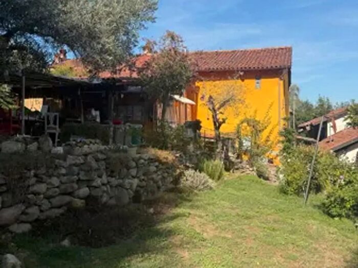 Casa trilocale in affitto in Cascina Monforno Superiore, Cavaglia'