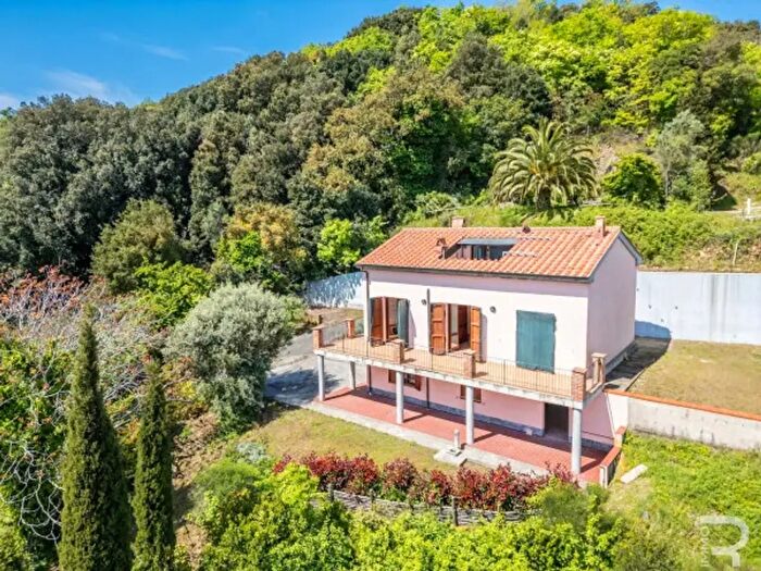Casa con 5 locali in vendita in Via del Borghetto, Sassetta
