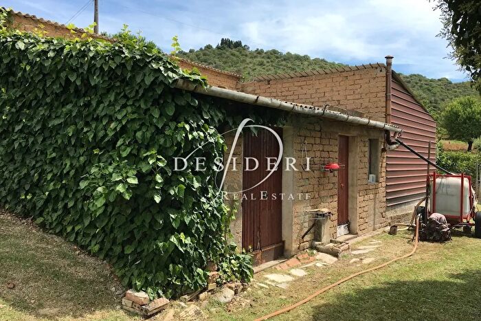 Casa con 8 locali in vendita in Località Podere Santa Giovanna dArco Cinigiano, Cinigiano