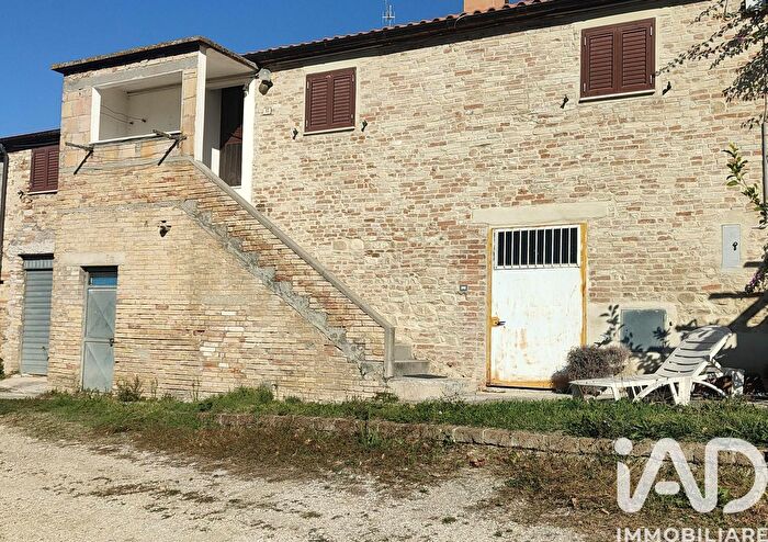 Casa con 8 locali in vendita in Via Contrada, Cossignano