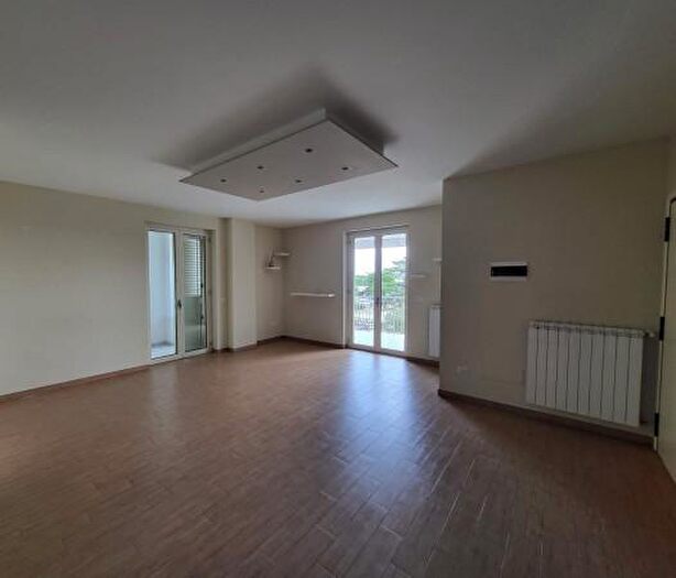 Appartamento con 5 locali in vendita in Via Corato, Andria