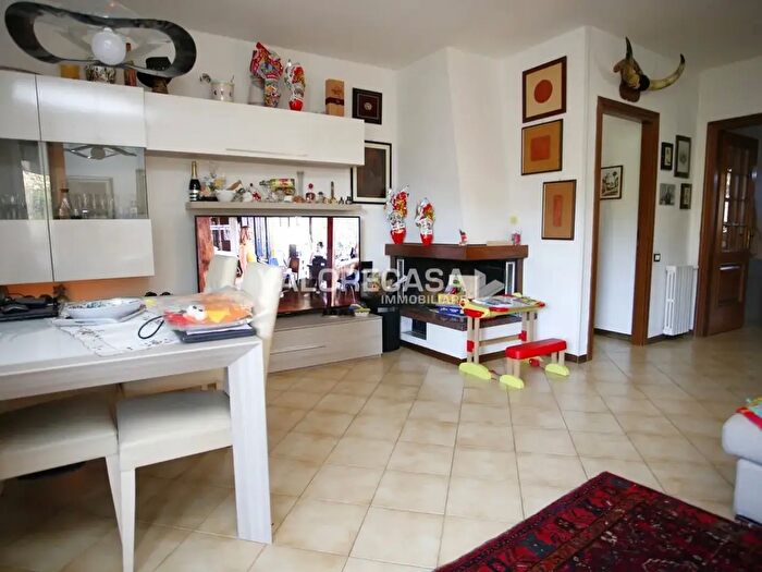 Appartamento con 5 locali in vendita in Carrara