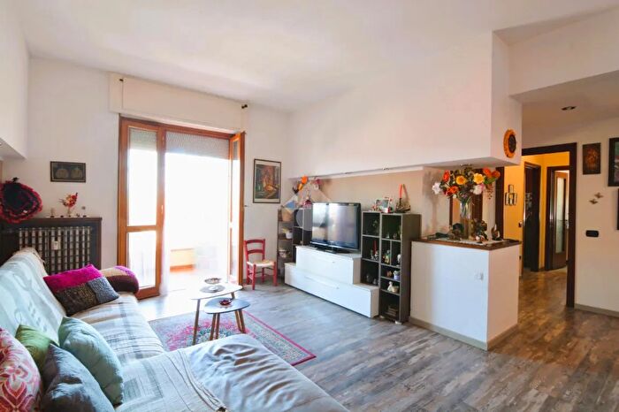 Appartamento trilocale in vendita in Via Armando Diaz, Bernareggio