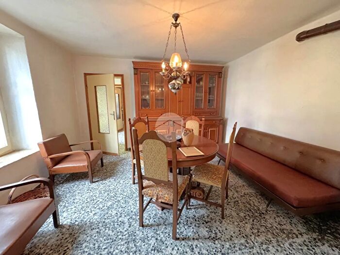 Casa trilocale in vendita in Via Casa Bianca, Esine