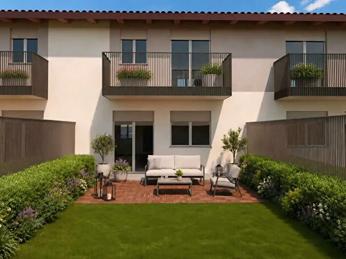 Casa quadrilocale in vendita in Via Verne, Seregno