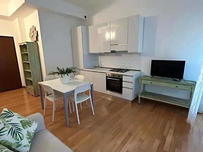 Appartamento monolocale in affitto in Via Padova, Milano