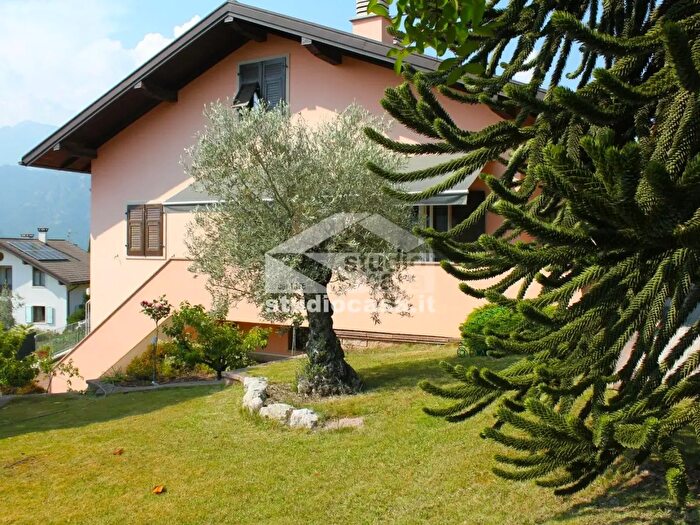 Casa con 8 locali in vendita in Lasino, Madruzzo