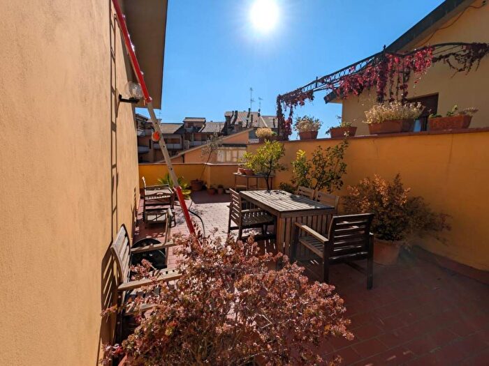 Appartamento con 6 locali in affitto in Coiano, Prato