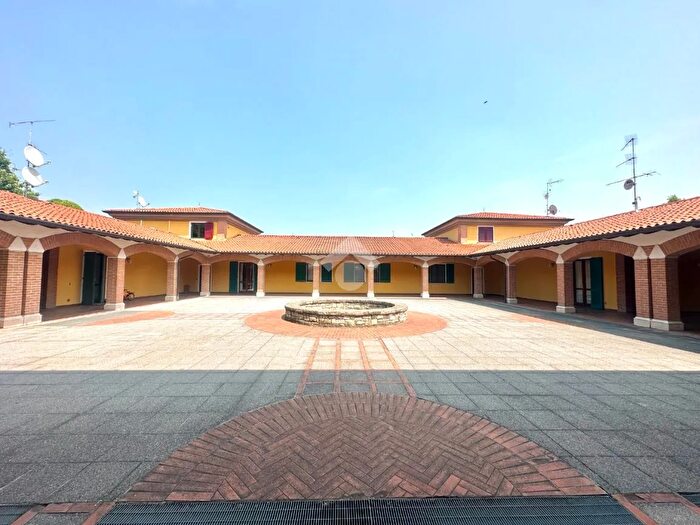 Appartamento trilocale in vendita in Via Campagnole, Corte Franca