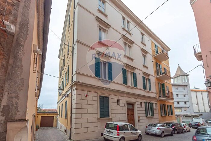 Appartamento quadrilocale in vendita in Via Mater Domini, Chieti