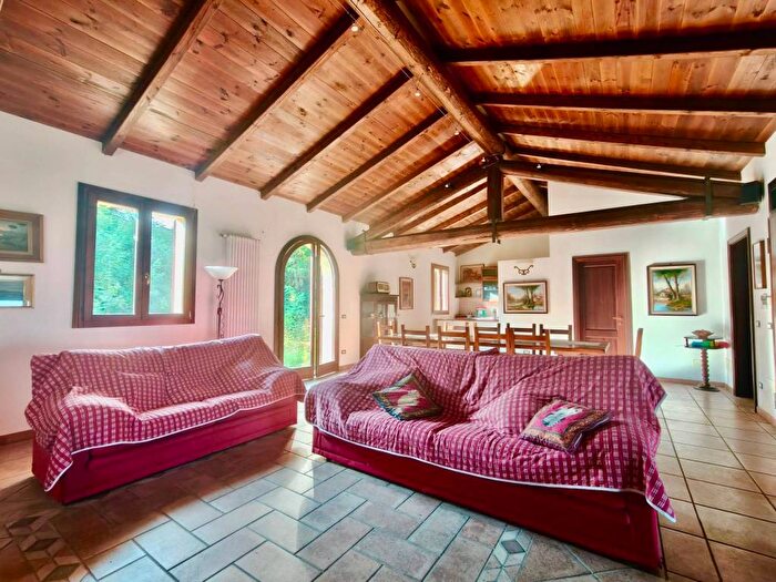 Casa con 5 locali in affitto in Via Medelana, Marzabotto
