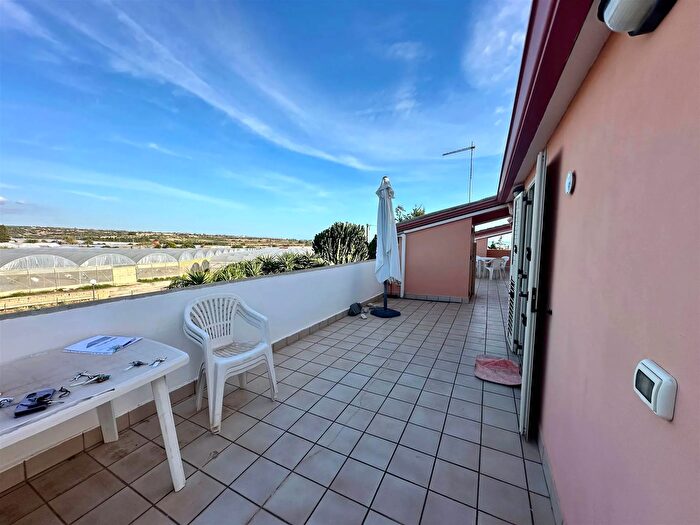 Appartamento trilocale in vendita in Cda Maulli, Ragusa