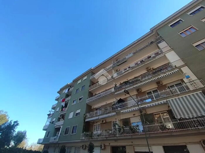 Appartamento trilocale in vendita in Appartamento Via Nicolardi, Napoli