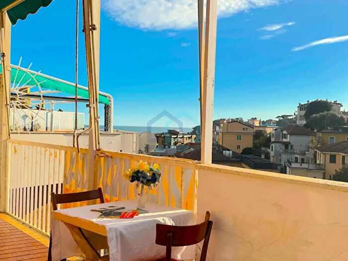 Appartamento trilocale in vendita in Via Nicolò Sardi, Varazze