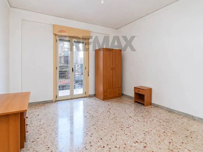 Appartamento quadrilocale in vendita in Via Regina Bianca, Catania