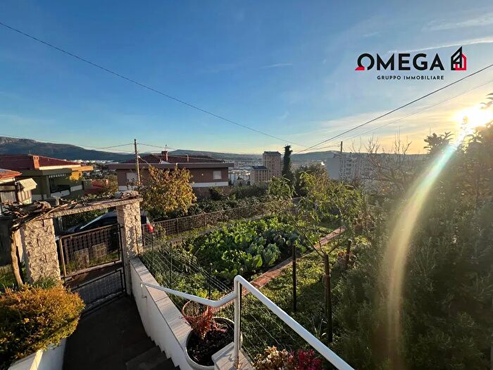 Appartamento quadrilocale in vendita in Via Dante Vaglieri, Trieste