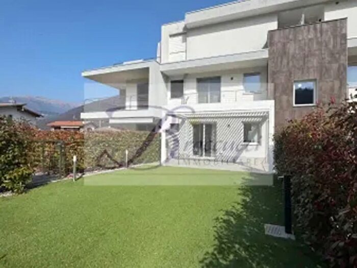 Appartamento trilocale in vendita in Via Crocetta, Lavena Ponte Tresa