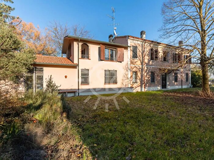 Casa con 7 locali in vendita in SantAgata Sul Santerno