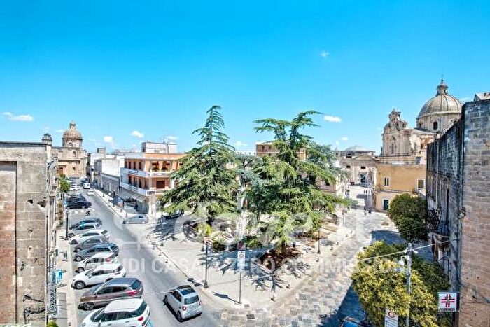 Appartamento trilocale in vendita in Corso Garibaldi, Francavilla Fontana