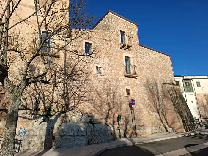 Casa con 8 locali in vendita in Via Belvedere, Rignano Garganico