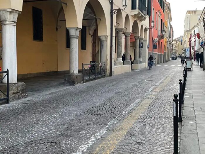 Appartamento con 5 locali in affitto in Padova