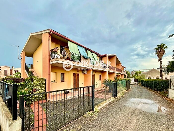 Appartamento trilocale in vendita in Via Francesco Crispi b, Pula