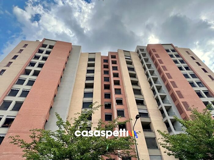 Appartamento quadrilocale in vendita in Via Roberto Tremelloni, Milano