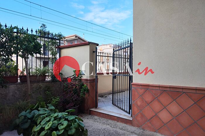 Appartamento trilocale in vendita in Vicolo Mare Sn, SantAgata Di Militello