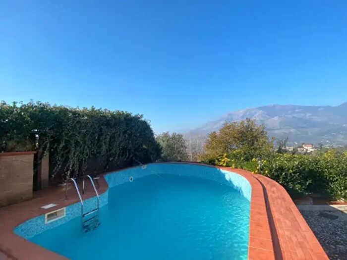 Casa con 6 locali in vendita in Via Luigi Cadorna, Minturno