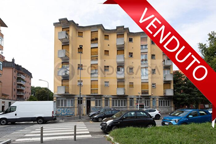 Appartamento bilocale in vendita in Via Inganni, Milano