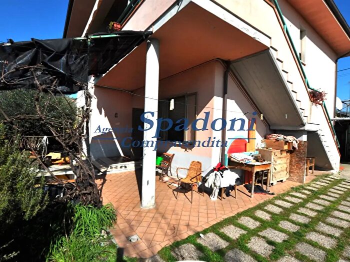 Appartamento con 7 locali in vendita in Ponte Buggianese