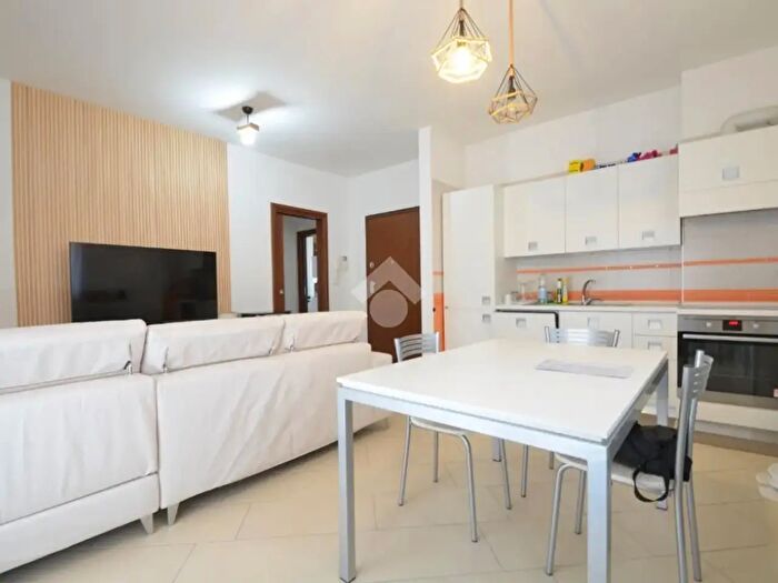 Appartamento trilocale in vendita in Via di Villa Forcella, Citta' Sant'Angelo