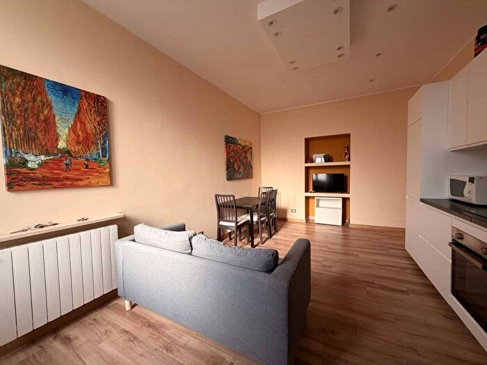 Appartamento trilocale in affitto in Via Giacomo Watt, Barona, Milano