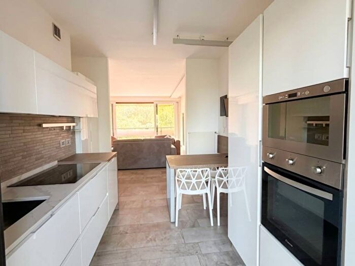 Appartamento trilocale in affitto in Via dei Longobardi, Milano, Basiglio