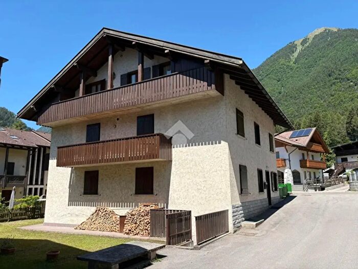 Appartamento bilocale in vendita in Via Negrelli, Carisolo