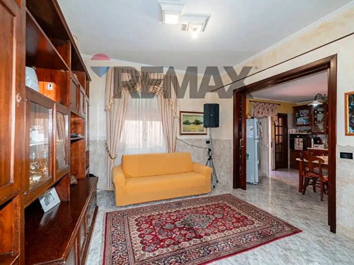 Appartamento con 5 locali in vendita in Via Macaluso, Catania