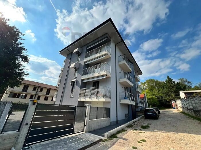 Appartamento trilocale in vendita in Via Canale, Sommariva Del Bosco